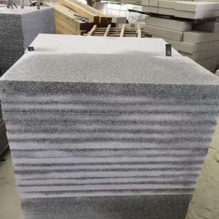 德阳 芝麻白5公分火烧地铺成品，900*400，规格可定制