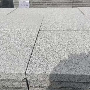 德阳 白麻花岗岩石材推荐 荔枝面地铺石