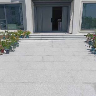 德阳 芝麻白花岗岩地铺石地面铺装