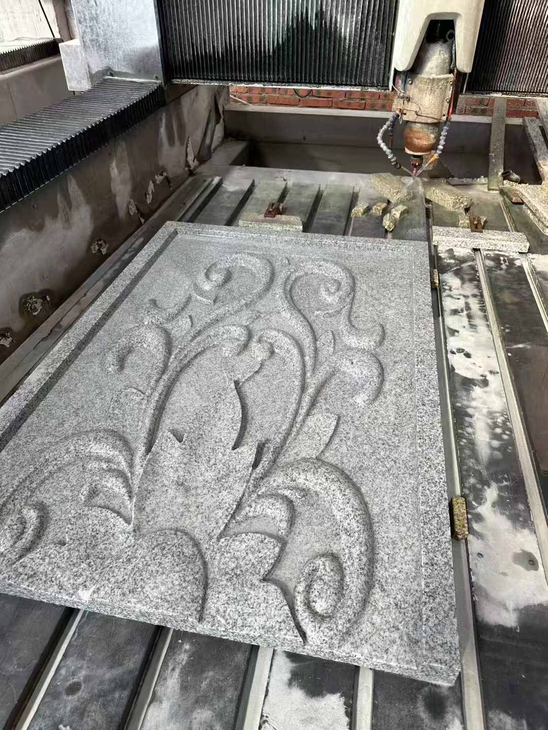 德阳 白麻别墅干挂雕花板