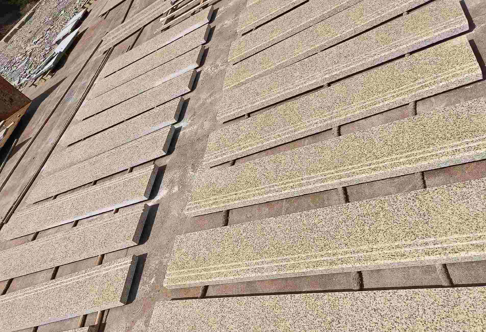 德阳 黄金麻花岗岩光面楼梯踏步