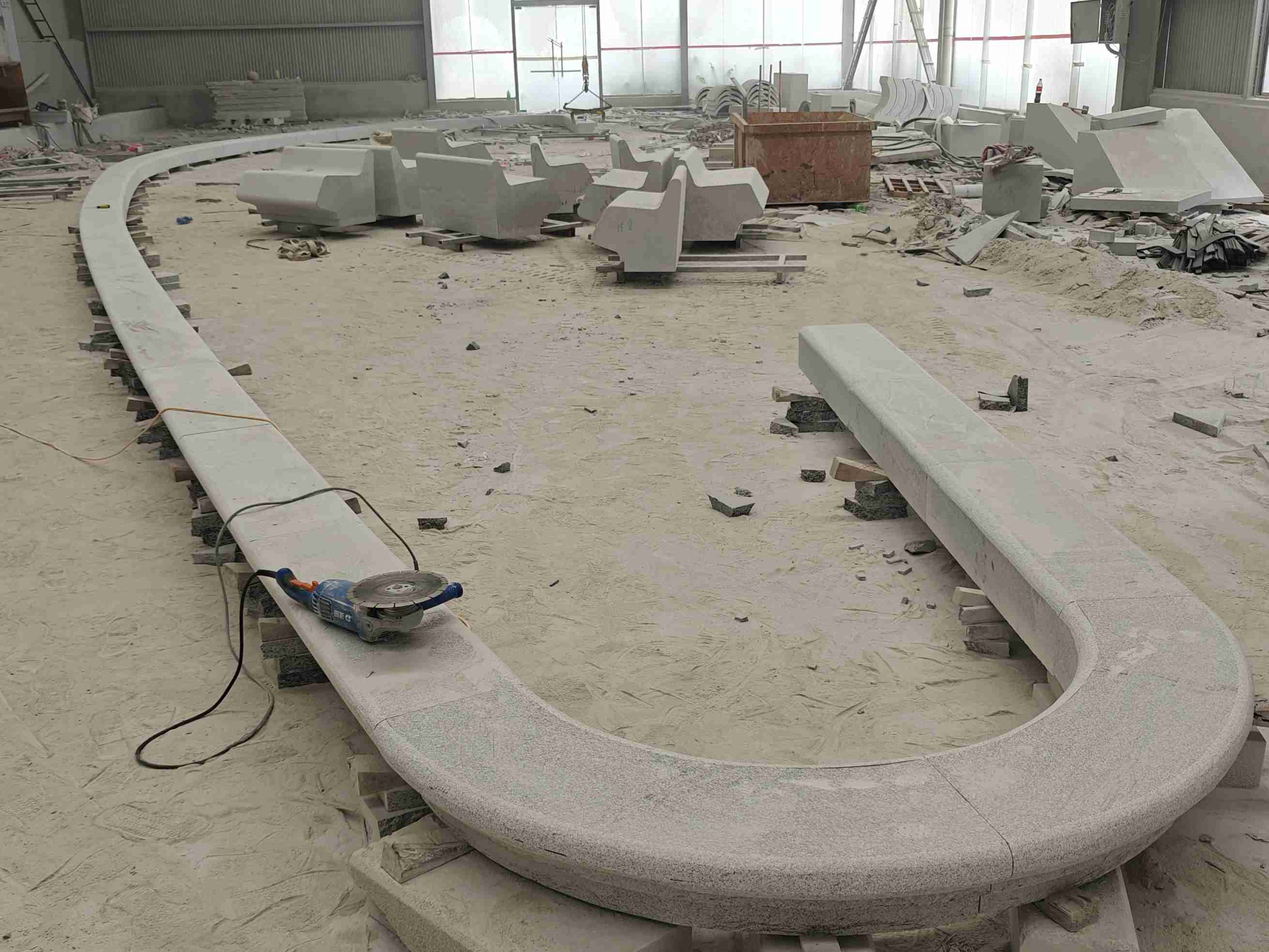 德阳 芝麻白花岗岩弧形花坛石，坐凳石