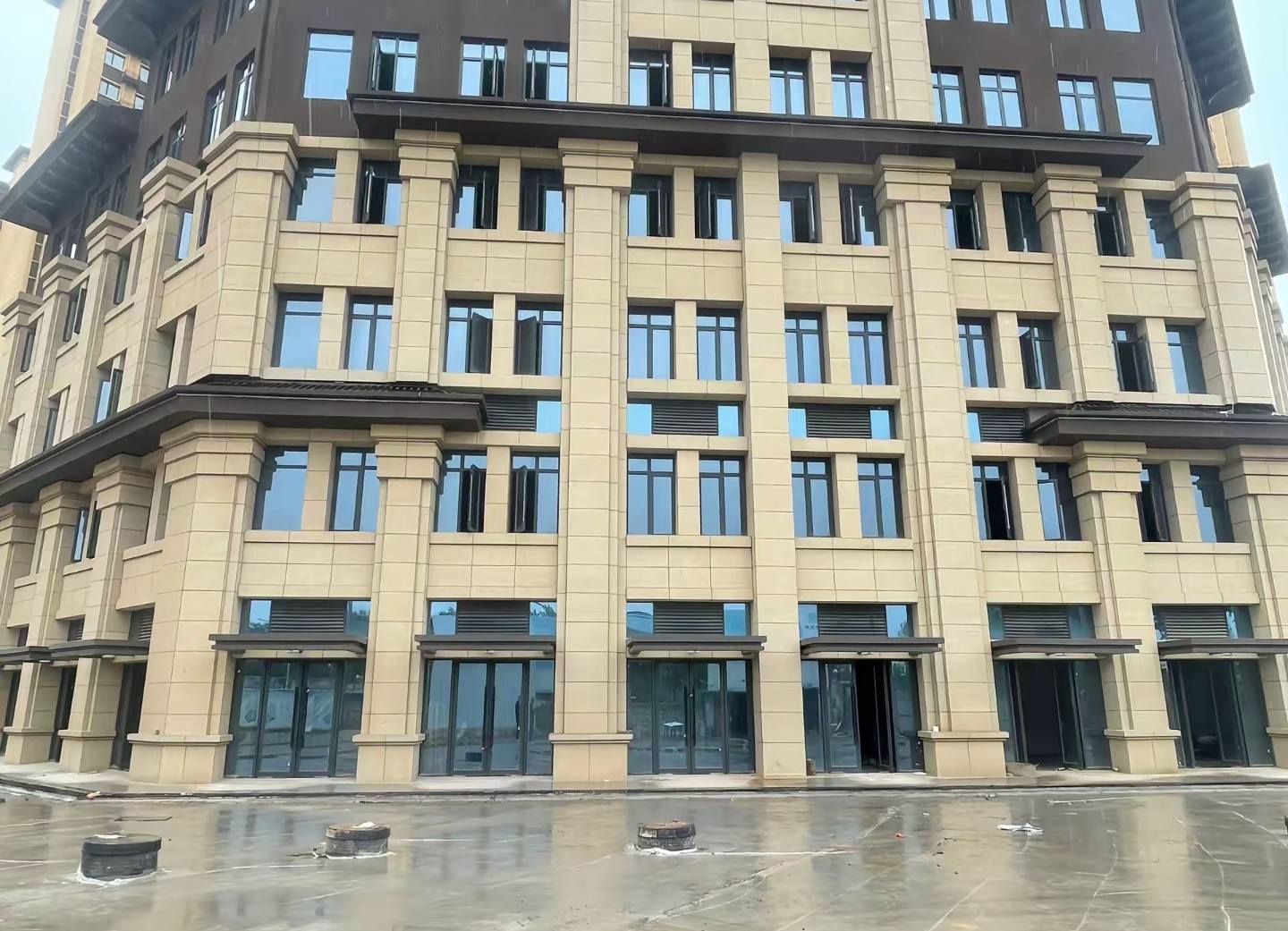 德阳 黄金麻花岗岩荔枝面小区外墙干挂