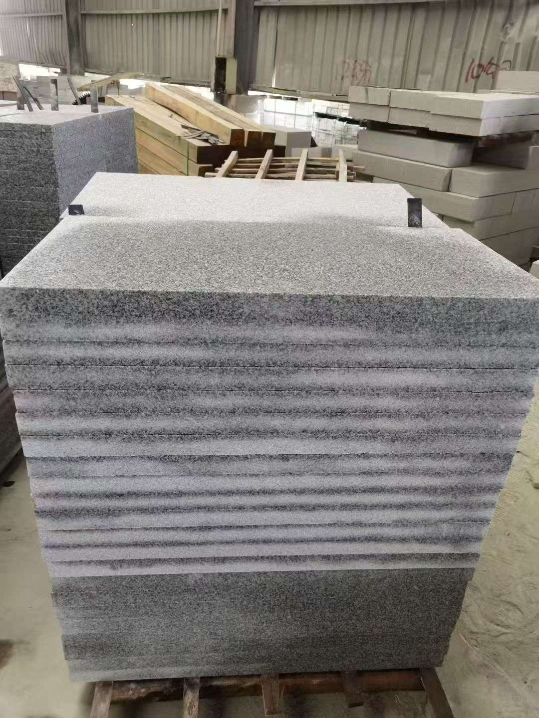 德阳 芝麻白5公分火烧地铺成品，900*400，规格可定制