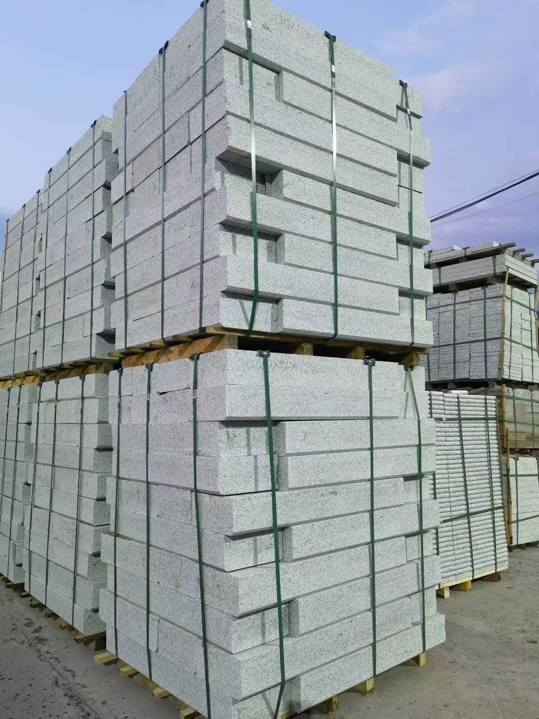 德阳 芝麻白花岗岩路沿石，路缘石，路肩石，道牙，立缘石，马路牙子，街沿石，侧石等