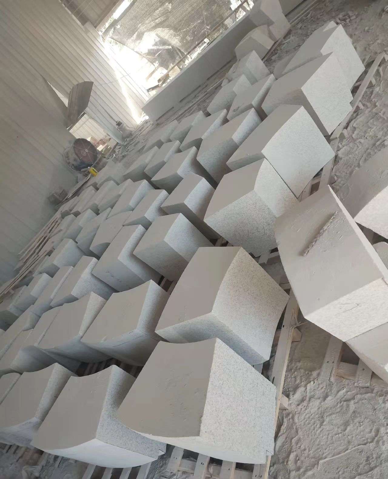 德阳 白麻花岗岩异形坐凳