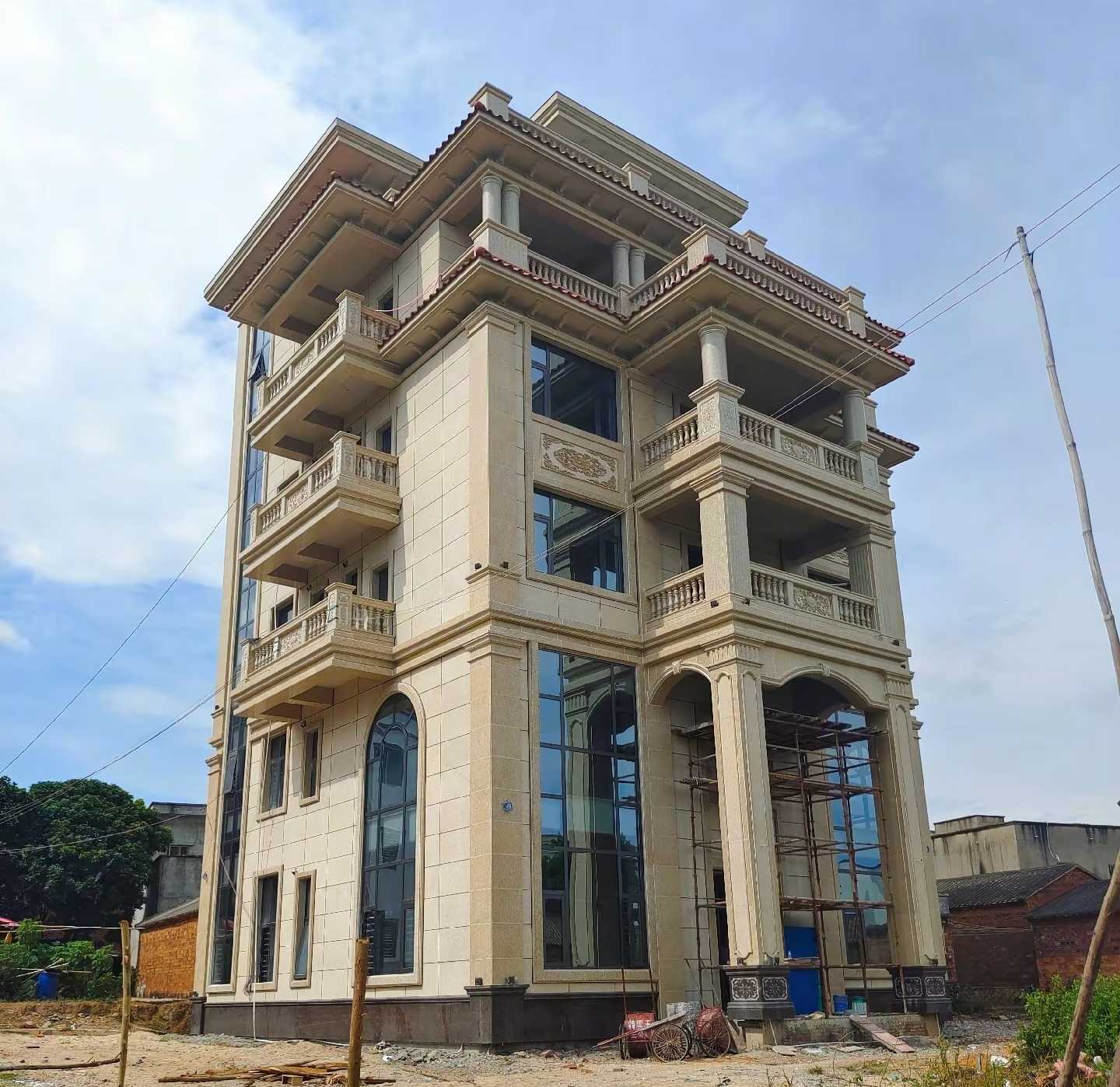 德阳 黄金麻花岗岩石材别墅外墙干挂搭配（雕花栏杆花瓶柱门楼罗马柱）